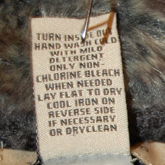 Vertical Design Women's Medium Grey Sweater W/ Faux Fur Collar & Trim - Picture 9 of 10